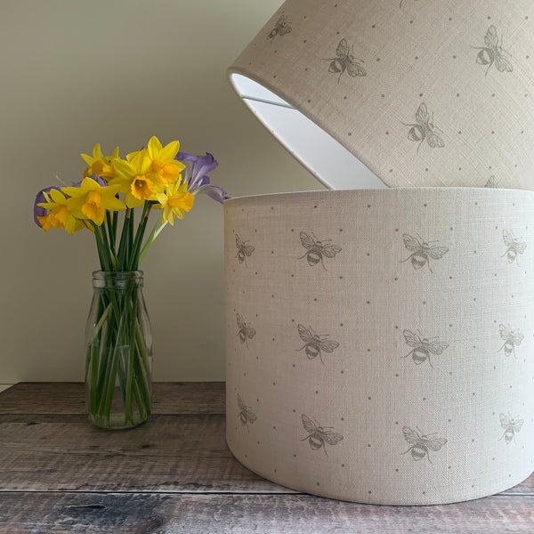 Peony & Sage Just Bees Dove Grey