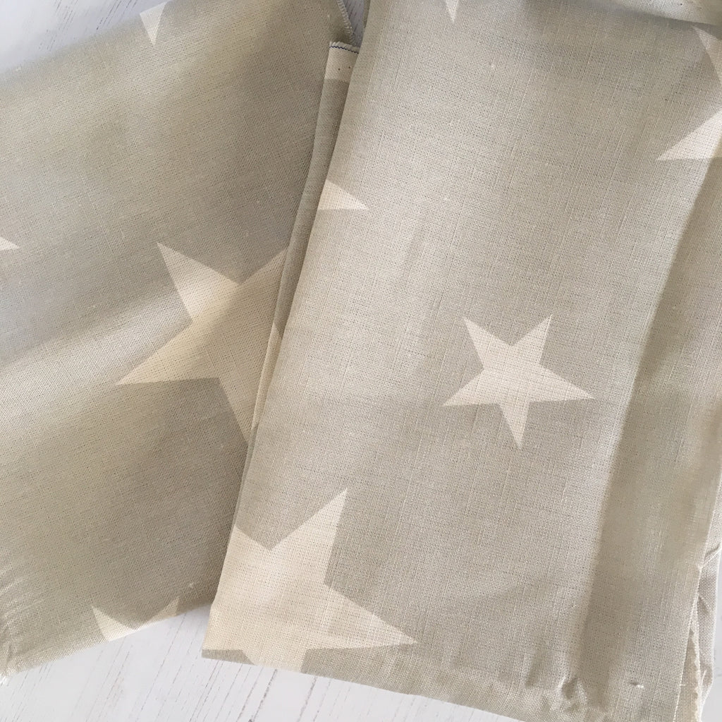 Peony & Sage All Stars (large) Gustavian Grey background Linen - Offcut